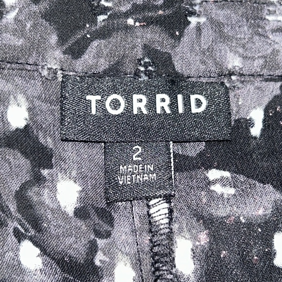 TORRID Sheer Black Dress gray floral print & rose gold specs, pockets, tiered 2X - Picture 5 of 5